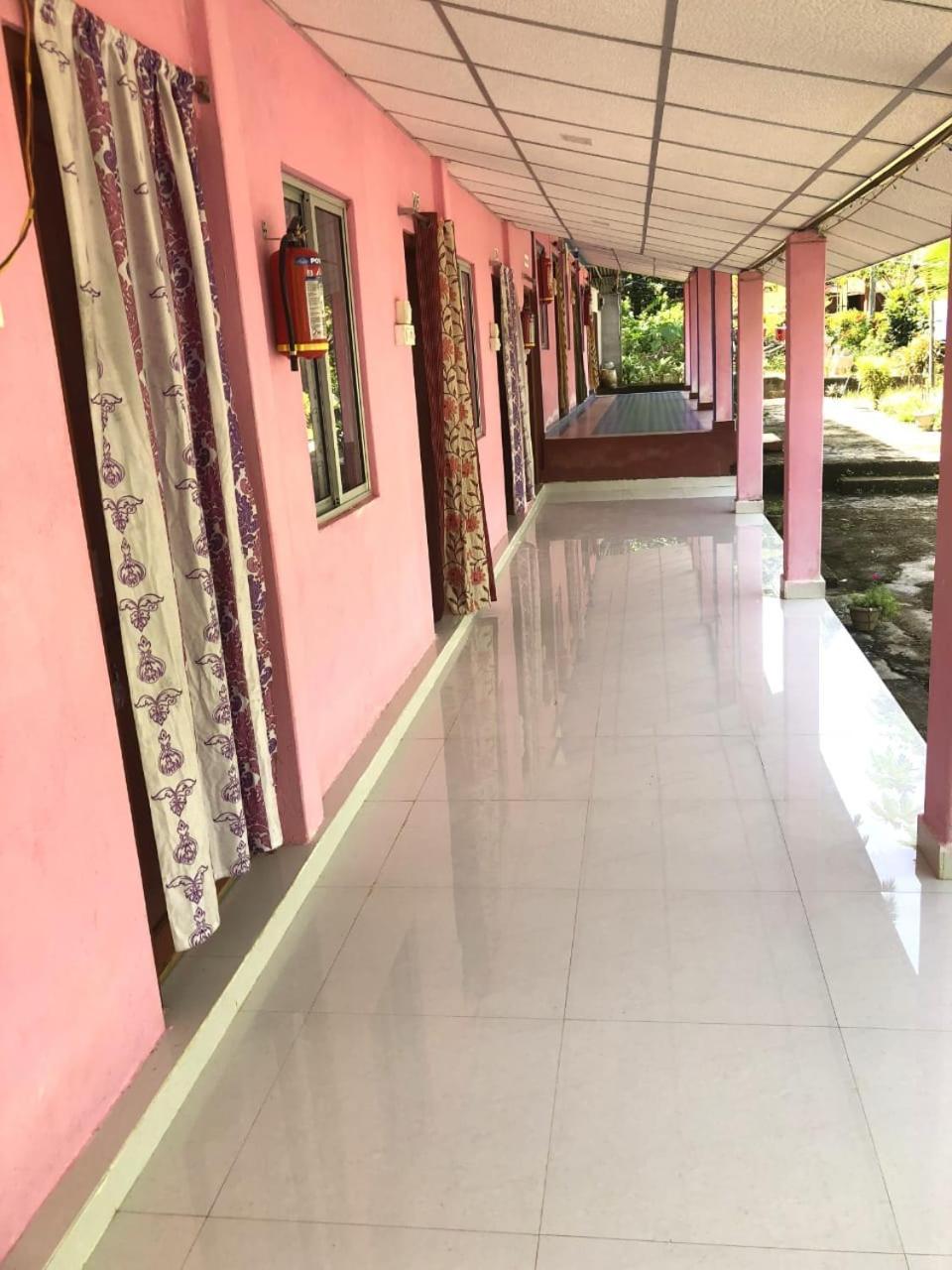Hotel Blue Bird Residency à Lakshmanpur Extérieur photo